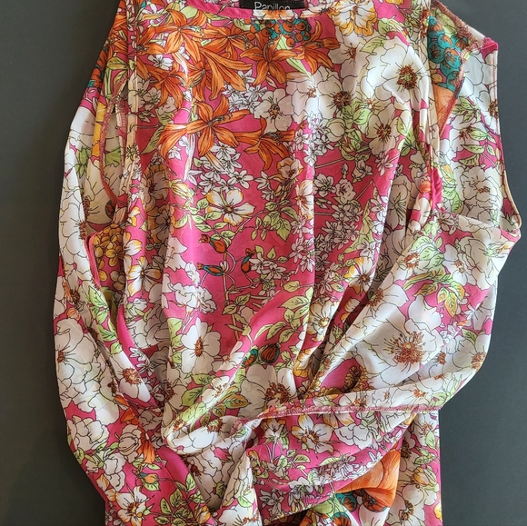 Papillon Blanc $6 Sleeveless Blouse - Wrap - Picture 8 of 10